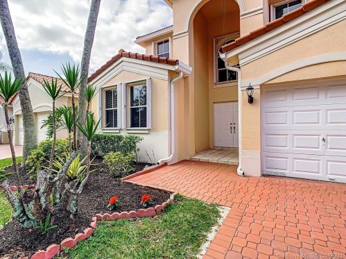 16760 36th Ct, Hollywood, FL 33027-4553