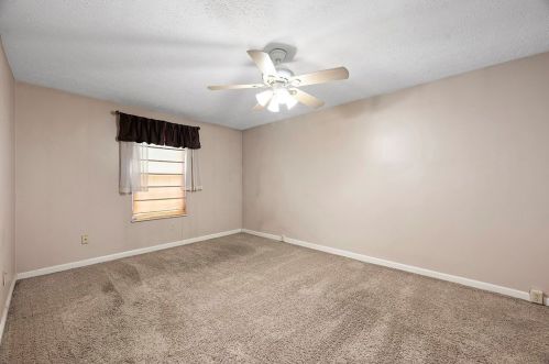 2502 Timberglen Dr, Imperial PA  15126-9282 exterior