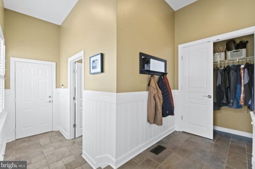 9012 Virginia Ter, Lorton VA  22079-3251 exterior