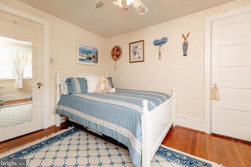 20 Valley Dr, Southampton PA  18966-1347 exterior