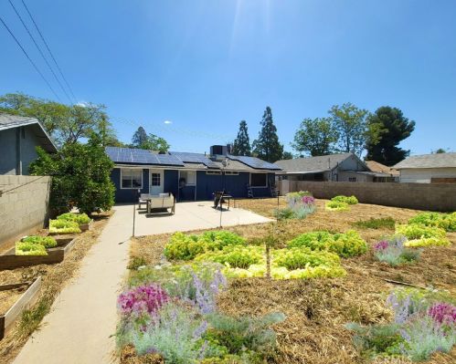 951 California Ave, Beaumont CA  92223-1617 exterior