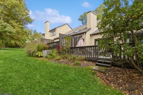 11 Poplar Ln, Morristown NJ  07960-6769 exterior