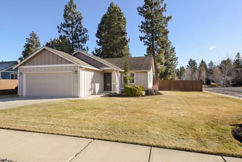 61070 Honkers Ct, Bend, OR 97702-9169