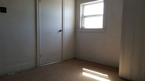 12 Morton Ct, New Bedford MA 02744-2510 exterior