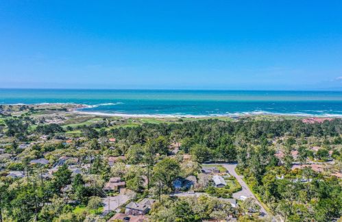 2845 Forest Lodge Rd, Pebble Beach CA  93953-2635 exterior