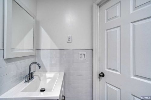 21 Ruth St, Irvington NJ  07111-2526 exterior