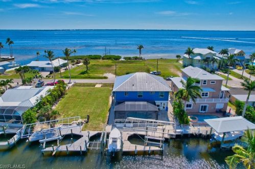 3420 1 Ave, Saint James City FL  33956-2001 exterior