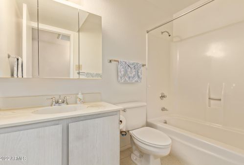 15014 37 Ave, Phoenix AZ 85053-5508 exterior