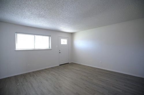832 Belaire Dr, Burleson TX  76028-5202 exterior