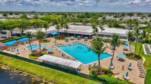 260 Saxony F, Delray Beach FL  33446-1838 exterior