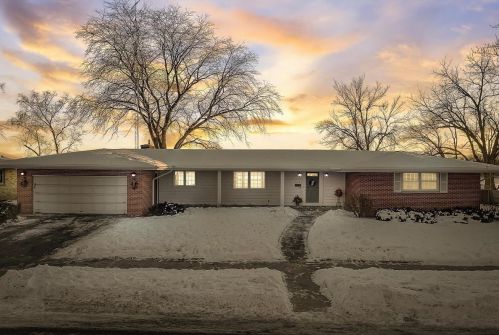 612 Edgewater St, Portage, WI 53901-2317