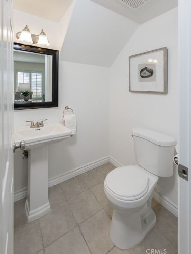 10404 Rutgers Ct, Cypress CA  90630-4229 exterior