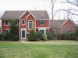 8 Laurel Ln, Bernardsville, NJ 07924-2217