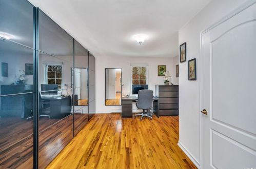 624 Caledonia Rd, Huntington Station NY 11746-5116 exterior