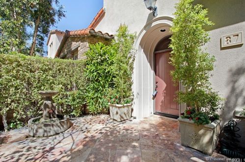 87 Mandria, Newport Beach, CA 92657-1307