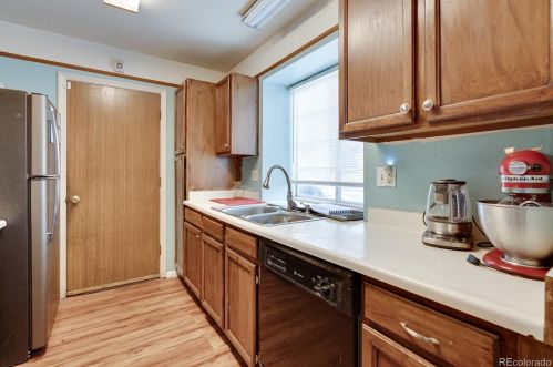 5690 Netherland St, Denver CO 80015-3330 exterior