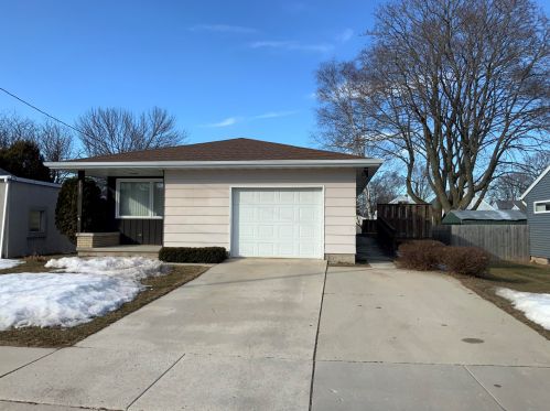 2128 32nd St, Two Rivers, WI 54241-1606