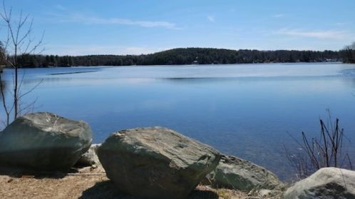108 Wash Pond Rd, Hampstead, NH 03841-2162