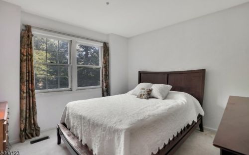 6 Dl Rd, Greystone Park NJ  07950-3303 exterior