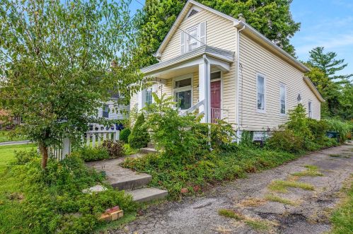 6120 Benneville St, Cincinnati, OH 45230-1802