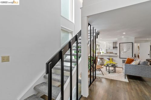 5857 Ascot Dr, Oakland CA 94611-1711 exterior