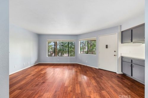 1244 3rd St, Long Beach, CA 90802-3678