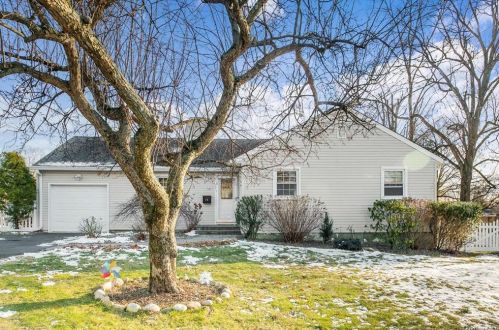 14 Sammis Ln, White Plains NY  10605-4631 exterior