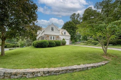 15 Reynal Rd, White Plains, NY 10605-3926