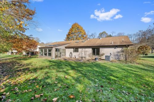 17 Brookside Dr, Mc Donald PA  15057-4401 exterior