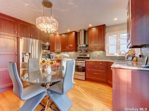 2534 Sawmill Rd, North Bellmore NY  11710-2322 exterior