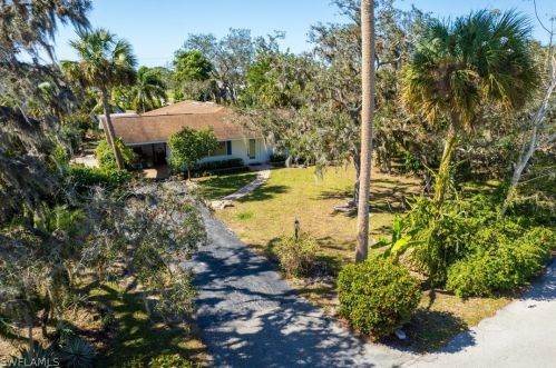 27616 Lime St, Bonita Springs, FL 34135-5731
