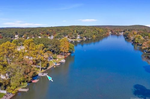 20 Pratt Ln, Waterbury, CT 06716-3013