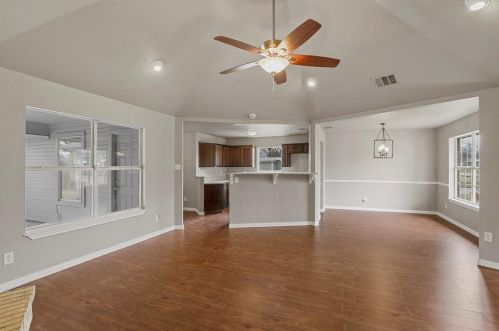 2004 Cedar Crest Blvd, Dallas TX 75203-4316 exterior