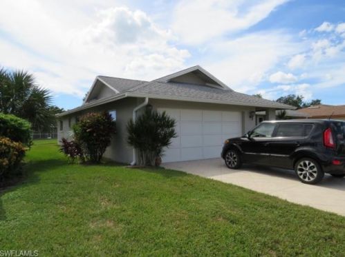 982 Charlemagne Blvd, Naples, FL 34112-7131
