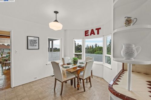 1320 Sandelin Ct, San Leandro CA  94577-3950 exterior