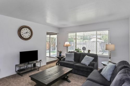 1429 Montclair Dr, Modesto CA  95350-0647 exterior