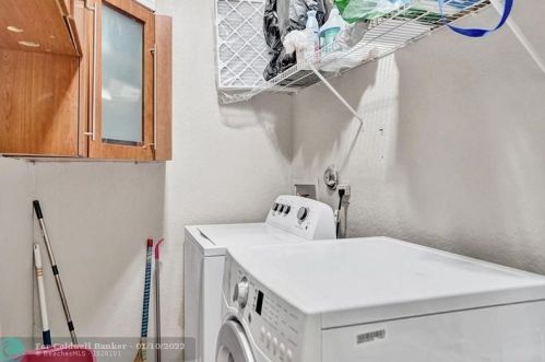 13305 32nd St, Hollywood FL 33027-3911 exterior