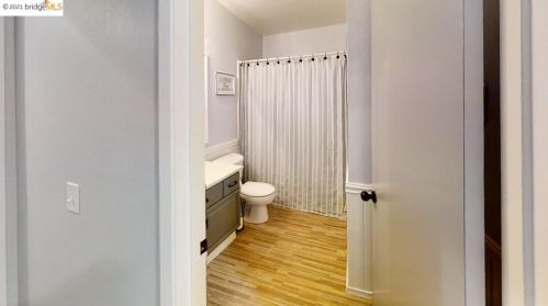 1654 Donner Way, Woodland CA  95695-5564 exterior