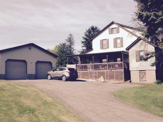 917 Winfield Rd, Cabot, PA 16023-3109