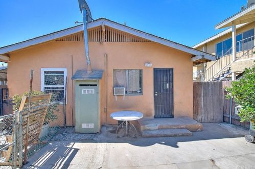 2831 Cade St, Long Beach CA 90805-3326 exterior