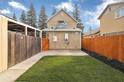 209 Forrest Ave, Lodi CA 95240-1019 exterior