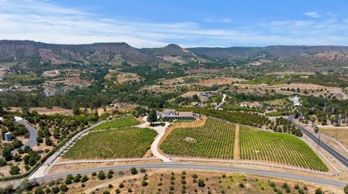 23920 La Vella Rd, Temecula CA  92590-3944 exterior