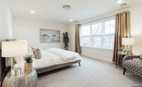 38 Walnut St, Little Falls NJ  07424-1402 exterior