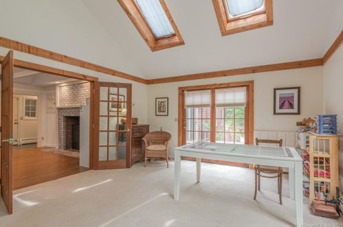 75 Great Ring Rd, Sandy Hook CT 06482-1605 exterior