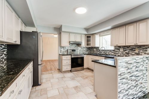 12 Ramblewood Rd, Shoreham NY  11786-2300 exterior