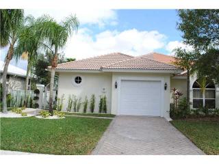 2720 Twin Oaks Way, West Palm Beach, FL 33414-7054
