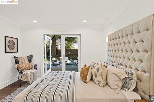 5828 Heron Dr, Oakland CA  94618-2628 exterior