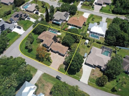 1602 Quaker Ln, Sebastian, FL 32958-6066