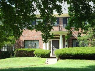 2350 Grantwood Dr, Toledo, OH 43613-3911