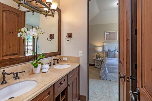 228 Marvin Ave, Los Altos CA  94022-3712 exterior